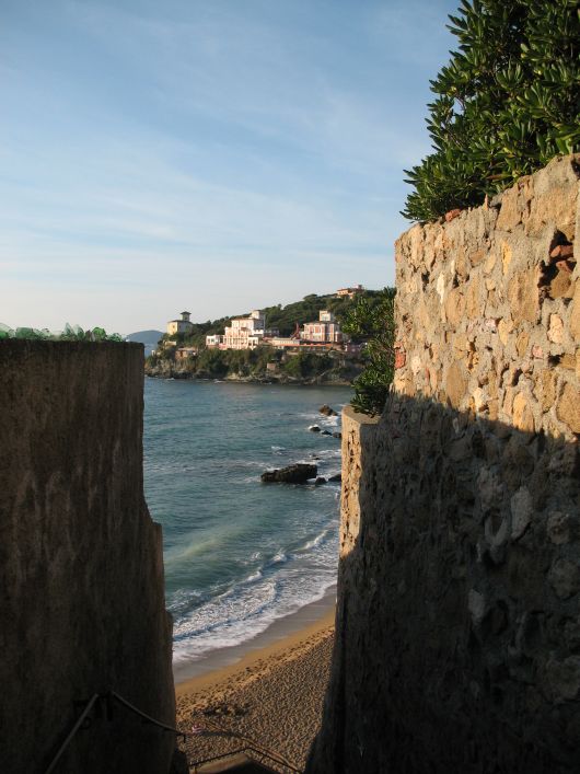 Veduta della Baia del Quercetano