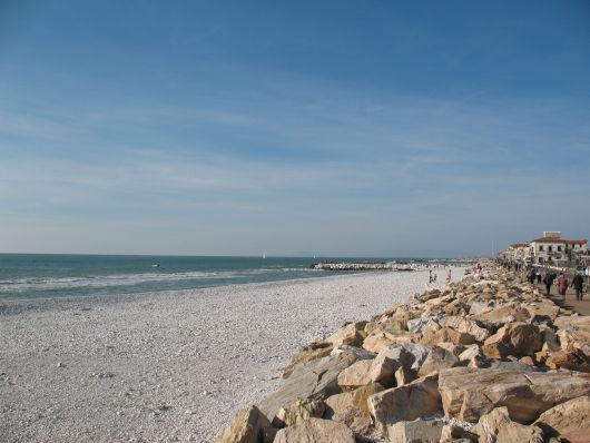 La spiaggia artificiale di Marina di Pisa