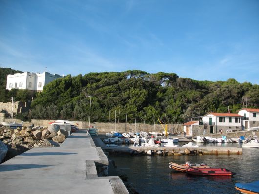 Piccolo porto di Quercianella (Livorno)